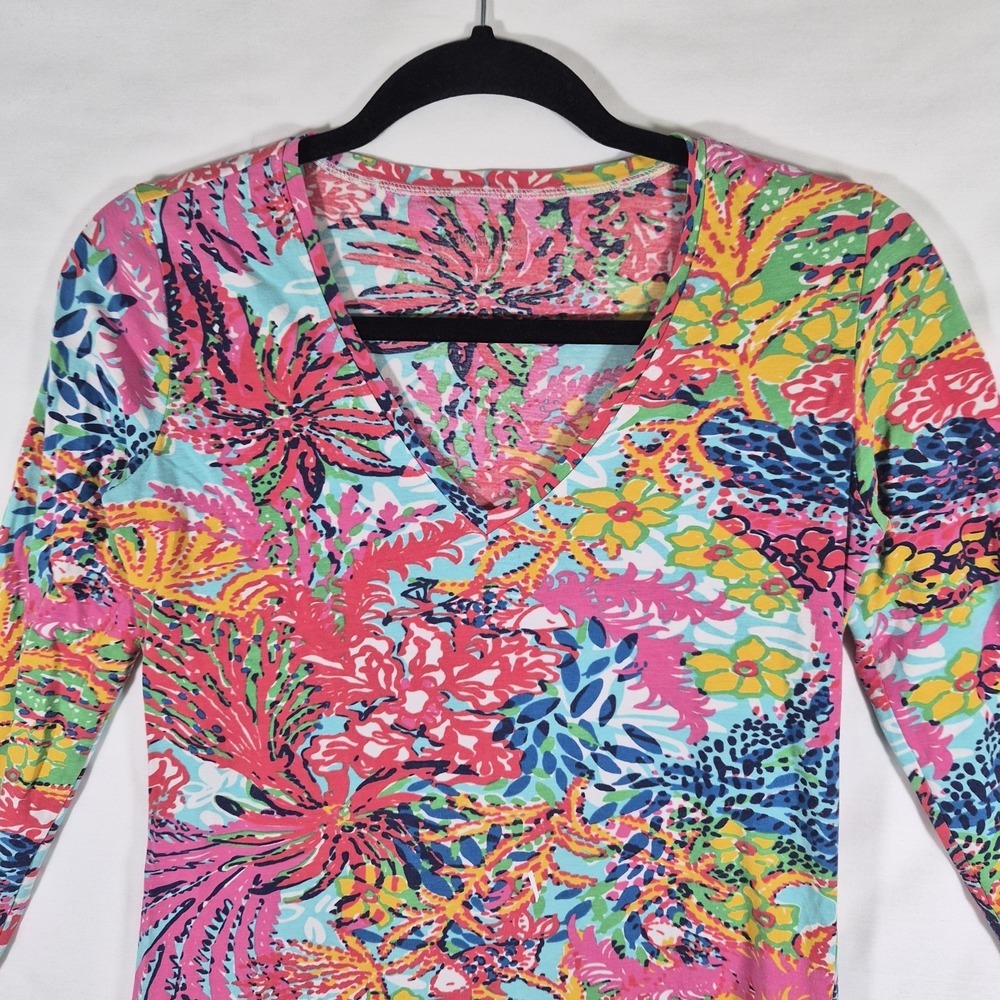 Lilly Pulitzer Women's XS Floral Long Sleeve Top Pink Blue Tropical V Neck - Picture 3 of 9